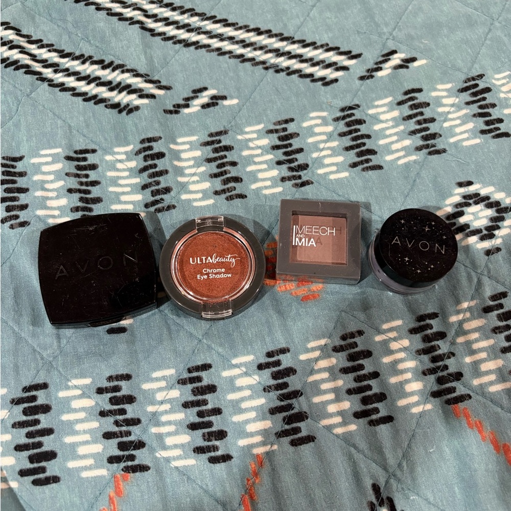 Small make up compacts